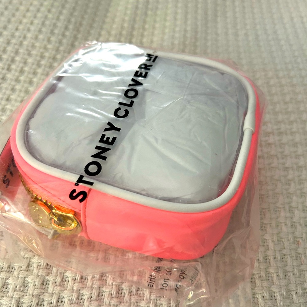 NWT Mini Stoney Clover Mango Pouch